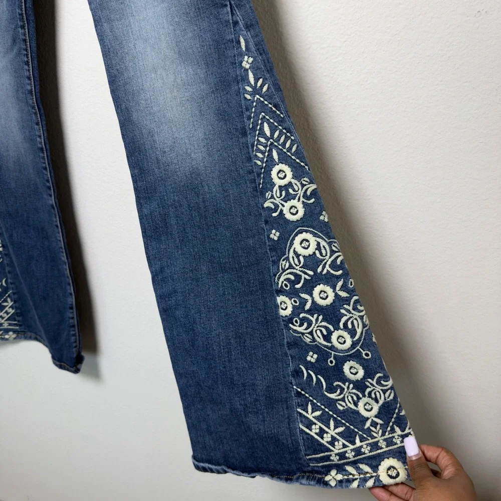 Driftwood Farrah Women Jeans 29" Classic Fit Embroidered Flare Boho Western - Picture 10 of 14